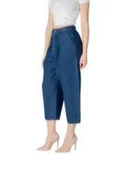 Lockere Cropped Jeans mit hohem Bund