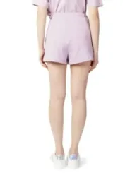 Weiße und blaue Fila Schuhe