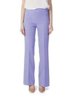 Lavendelfarbene Hosen mit hoher Taille