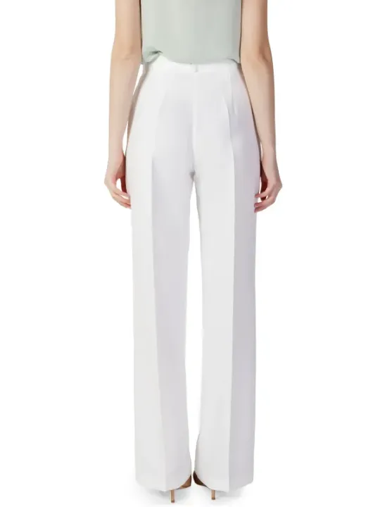Weiße Hose mit hohem Bund