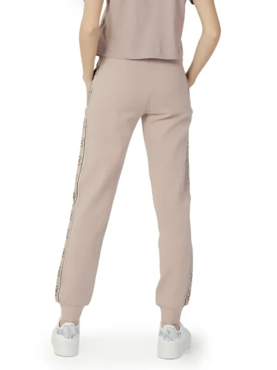 Helle Jogginghose mit goldenem Reißverschluss