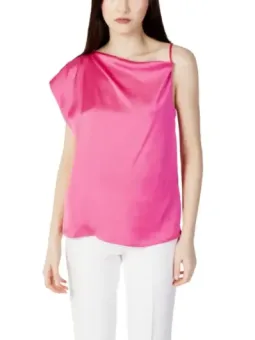 Zartrosa Seidentop, asymmetrischer Schnitt