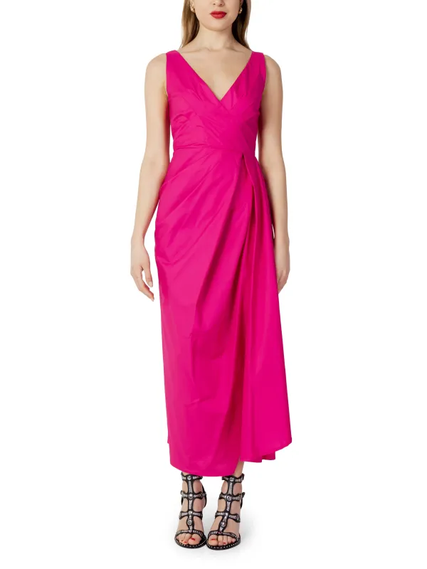 Pinkes, tailliertes Mid-Calf-Kleid Sandro Ferrone