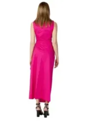 Pinkes Seidenmaxikleid mit Drapierung
