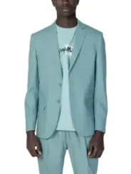 Hellblauer Herrenanzug schlanker Schnitt