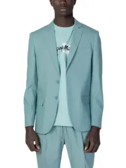 Hellblauer Herrenanzug schlanker Schnitt