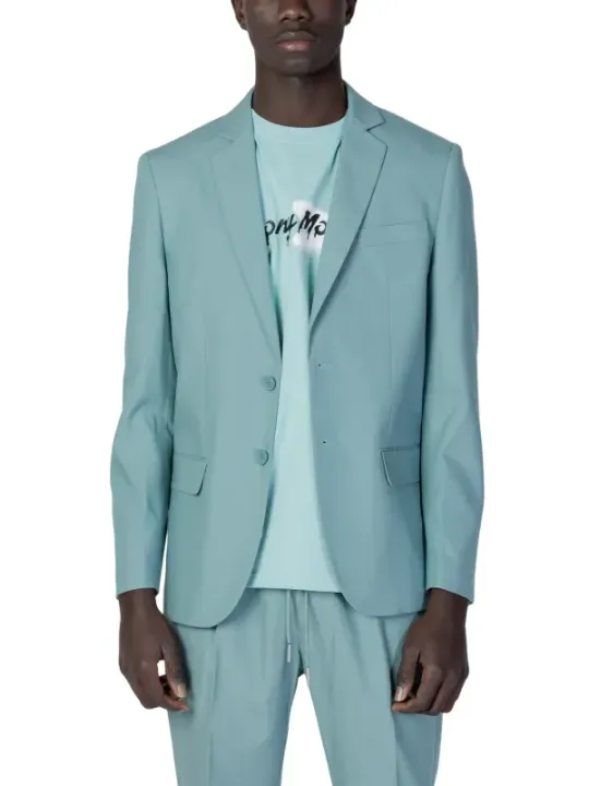 Hellblauer Herrenanzug schlanker Schnitt