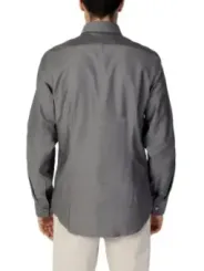 Graues Herrenhemd mit Knopfleiste
