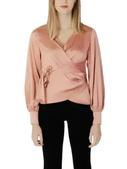 Rosa Satin Guess Bluse Modell