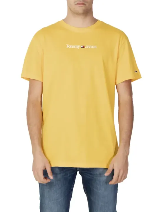 Tommy Jeans gelbes T-Shirt und Jeans