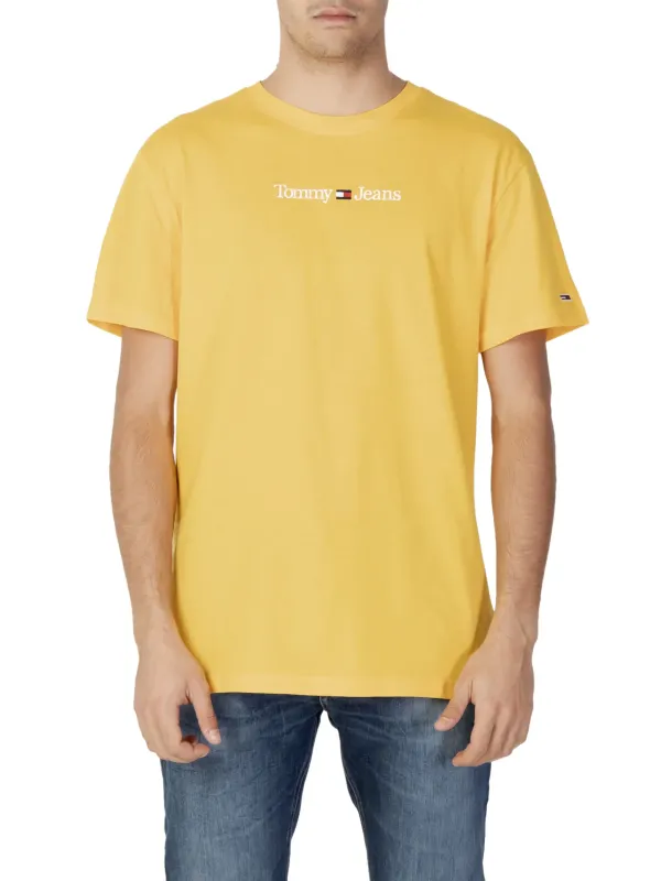 Tommy Jeans gelbes T-Shirt und Jeans