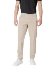 Beige Chinos für Männer tragen