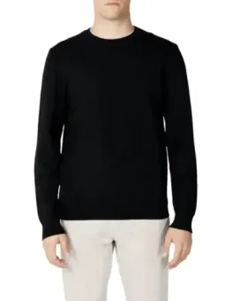 Schwarzes Baumwoll-Langarmshirt klassischer Schnitt