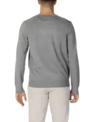 Heller grauer Strickpullover Rückansicht