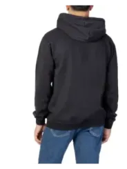 Schwarzer Fila Kapuzenpullover Mann trägt