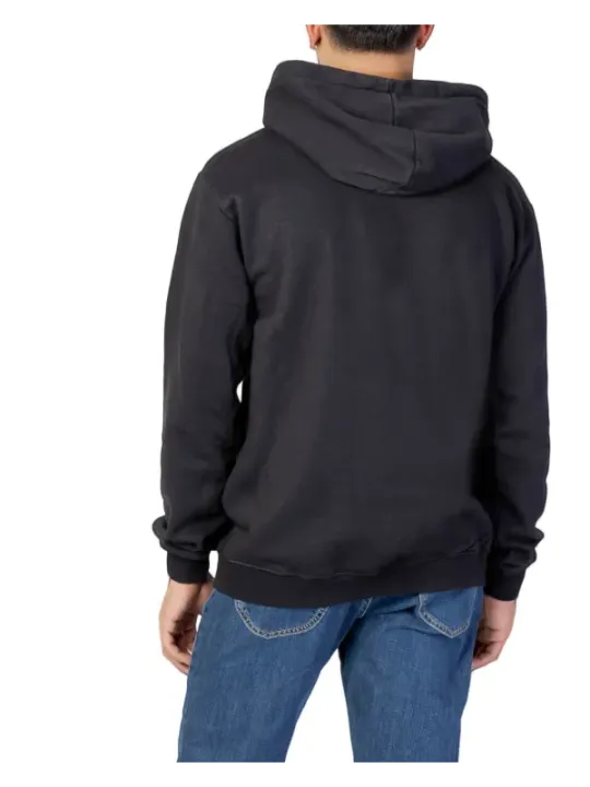 Schwarzer Fila Kapuzenpullover Mann trägt
