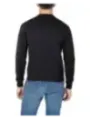 Schwarzer Pullover lässiger Herrenstil