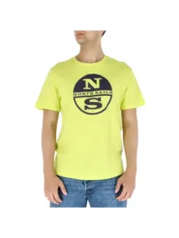 Mann trägt North Sails T-Shirt