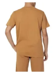 Orange Freizeit-Shirt und Shorts