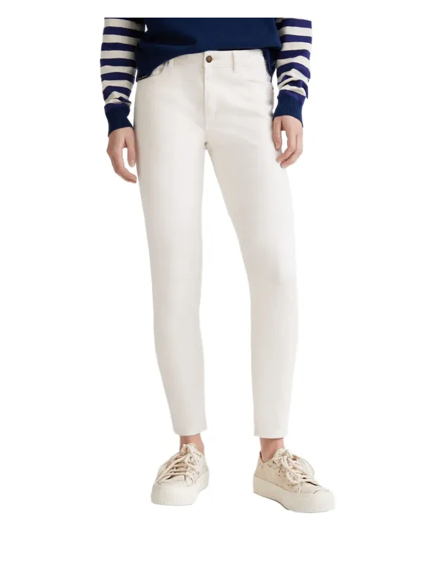 Weiße Skinny Jeans mit hohem Bund