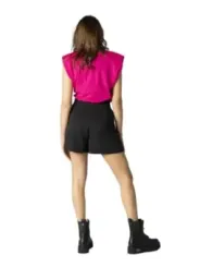 Schwarze Kampfstiefel mit Steppdesign