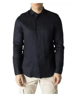 Schwarzes Baumwollhemd mit Cargohose