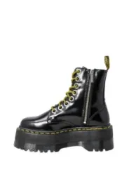 Schwarzer Stiefel mit dicker Sohle