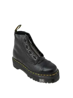 Schwarze Dr. Martens Lederstiefel Detail