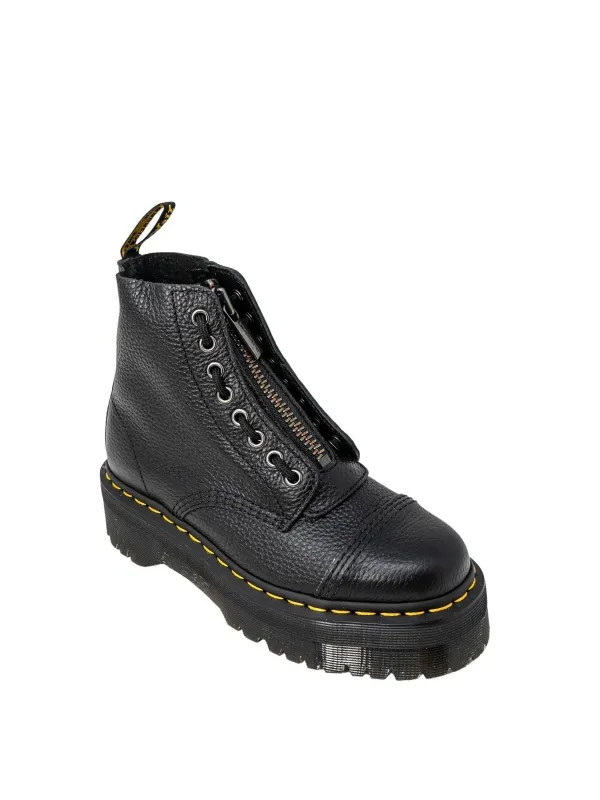 Schwarze Dr. Martens Lederstiefel Detail