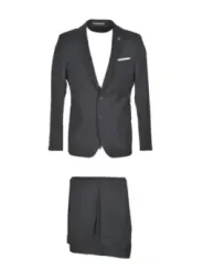 Schwarzer Blazer und Rock Set